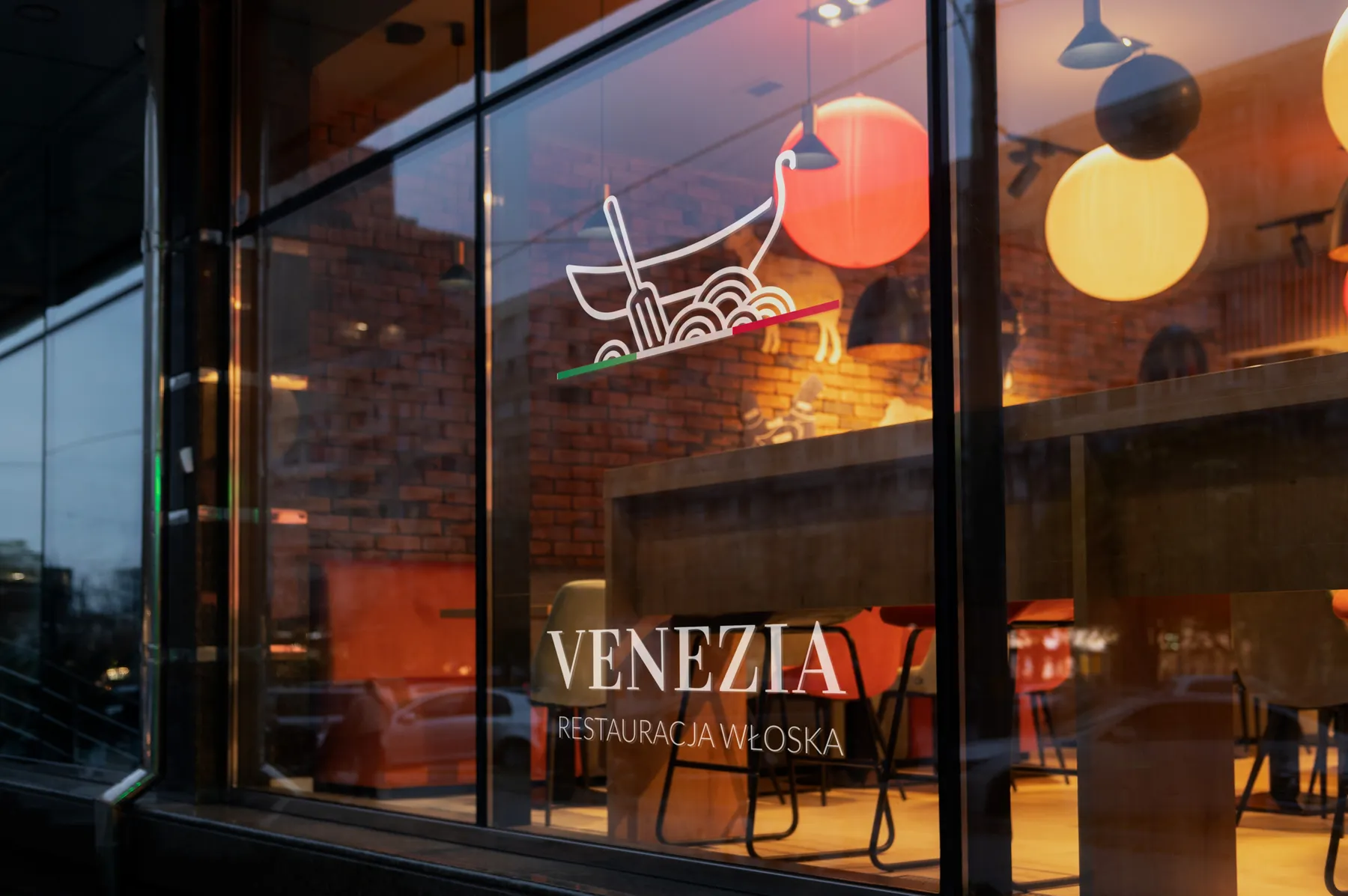 Branding restauracji i lokalu: jak wyróżnić się na rynku gastronomicznym